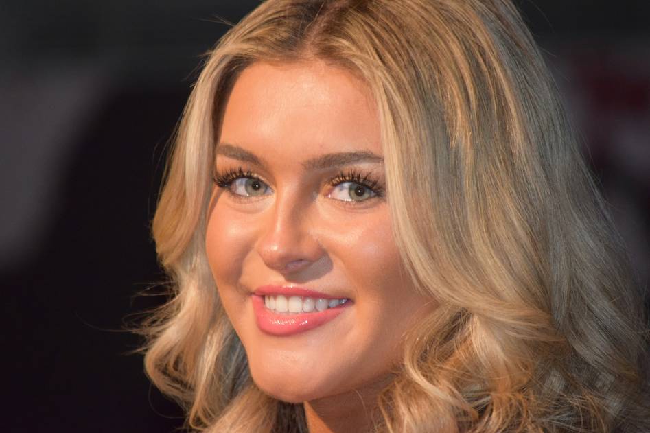 Homepage for Beauty & Skincare Makeup Products and Techniques red carpet makeup